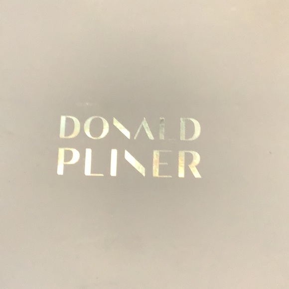 Get ready for spring with this Classic designer, Donald J Pliner - Picture 2 of 5